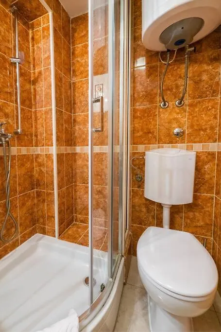 Relaxing 2Bd Apartment, Ground Floor - Walk To Old Town Split