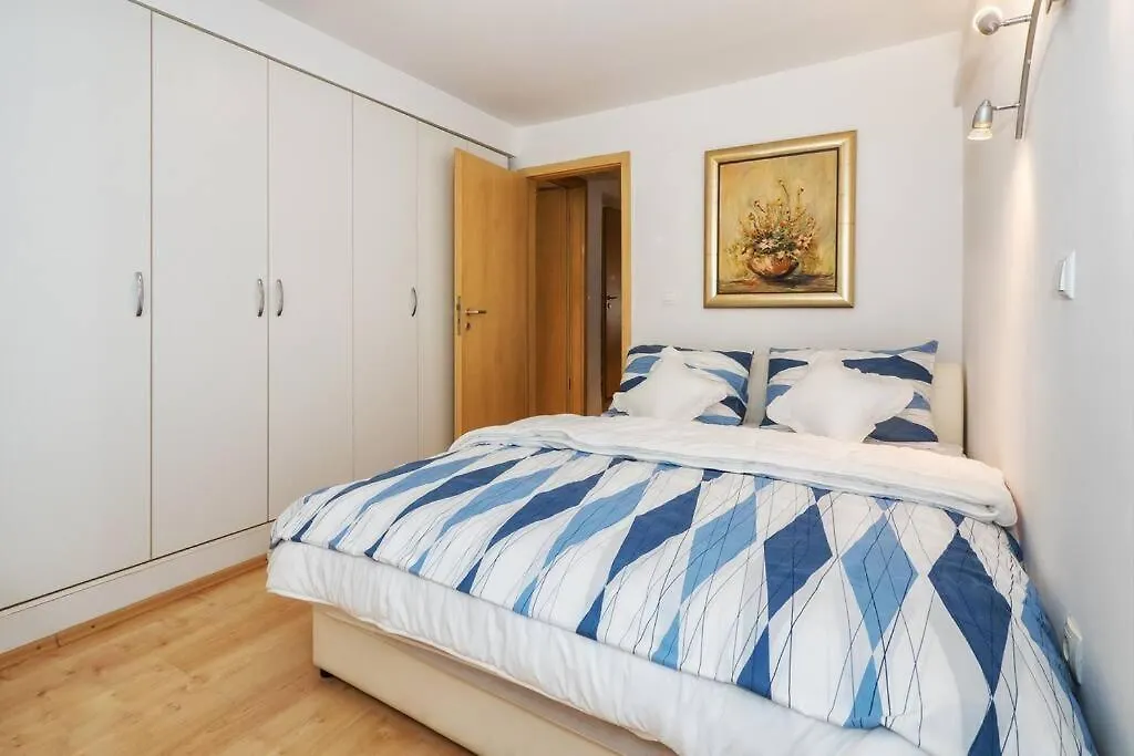 Apartment Relaxing 2Bd Apartment, Ground Floor - Walk To Old Town Split