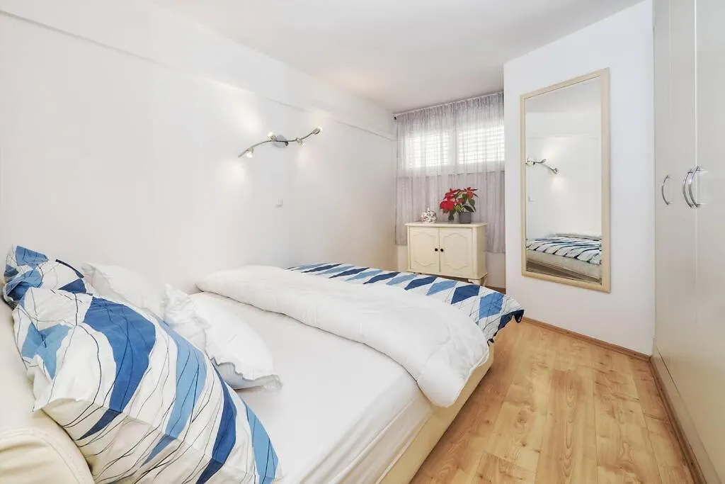 Apartment Relaxing 2Bd Apartment, Ground Floor - Walk To Old Town Split