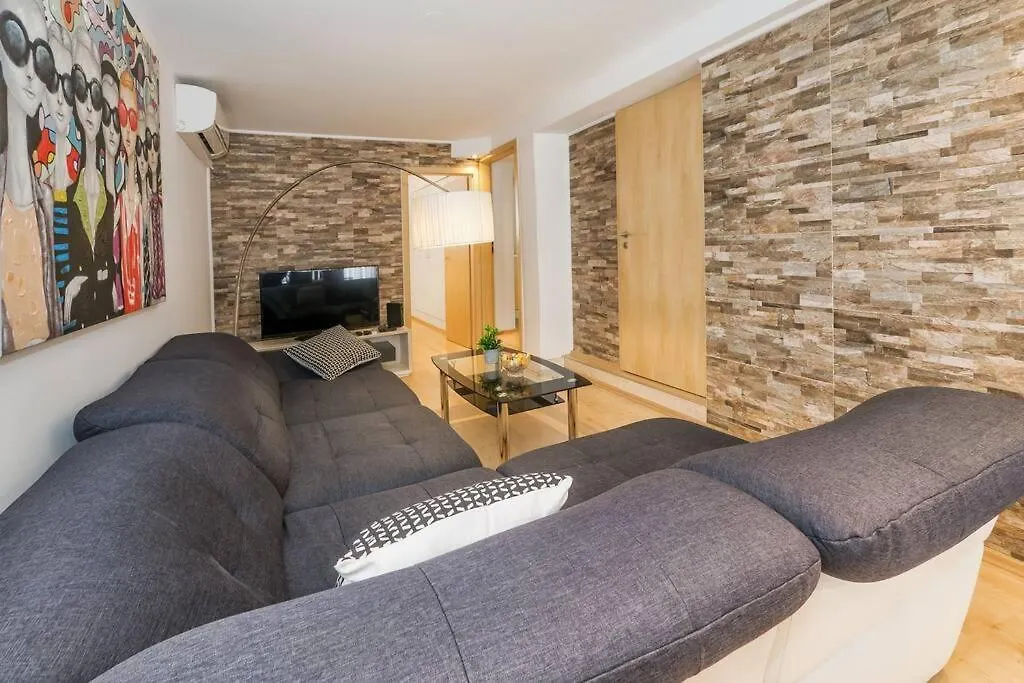 Relaxing 2Bd Apartment, Ground Floor - Walk To Old Town Split Croatia