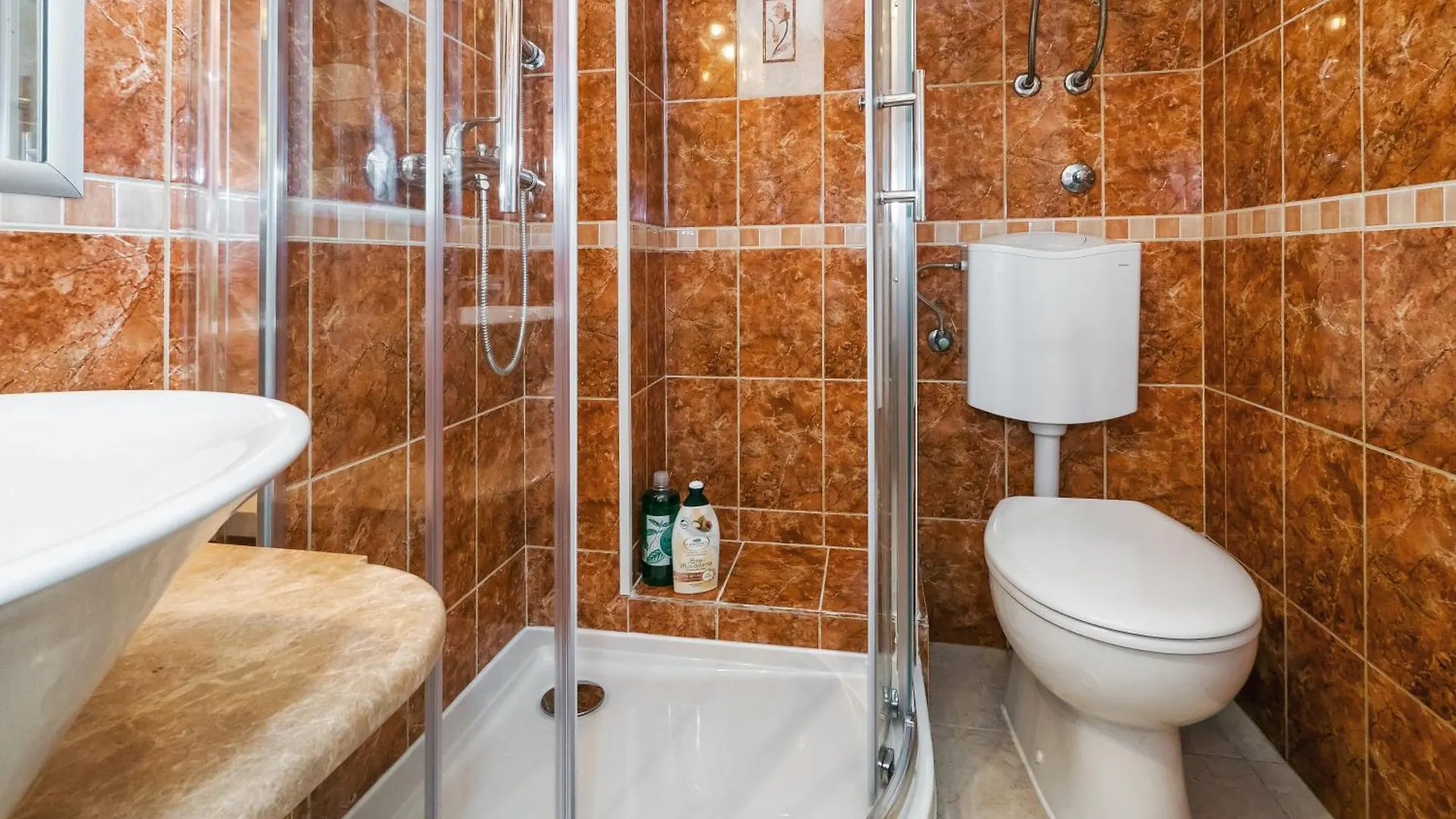Relaxing 2Bd Apartment, Ground Floor - Walk To Old Town Split Croatia