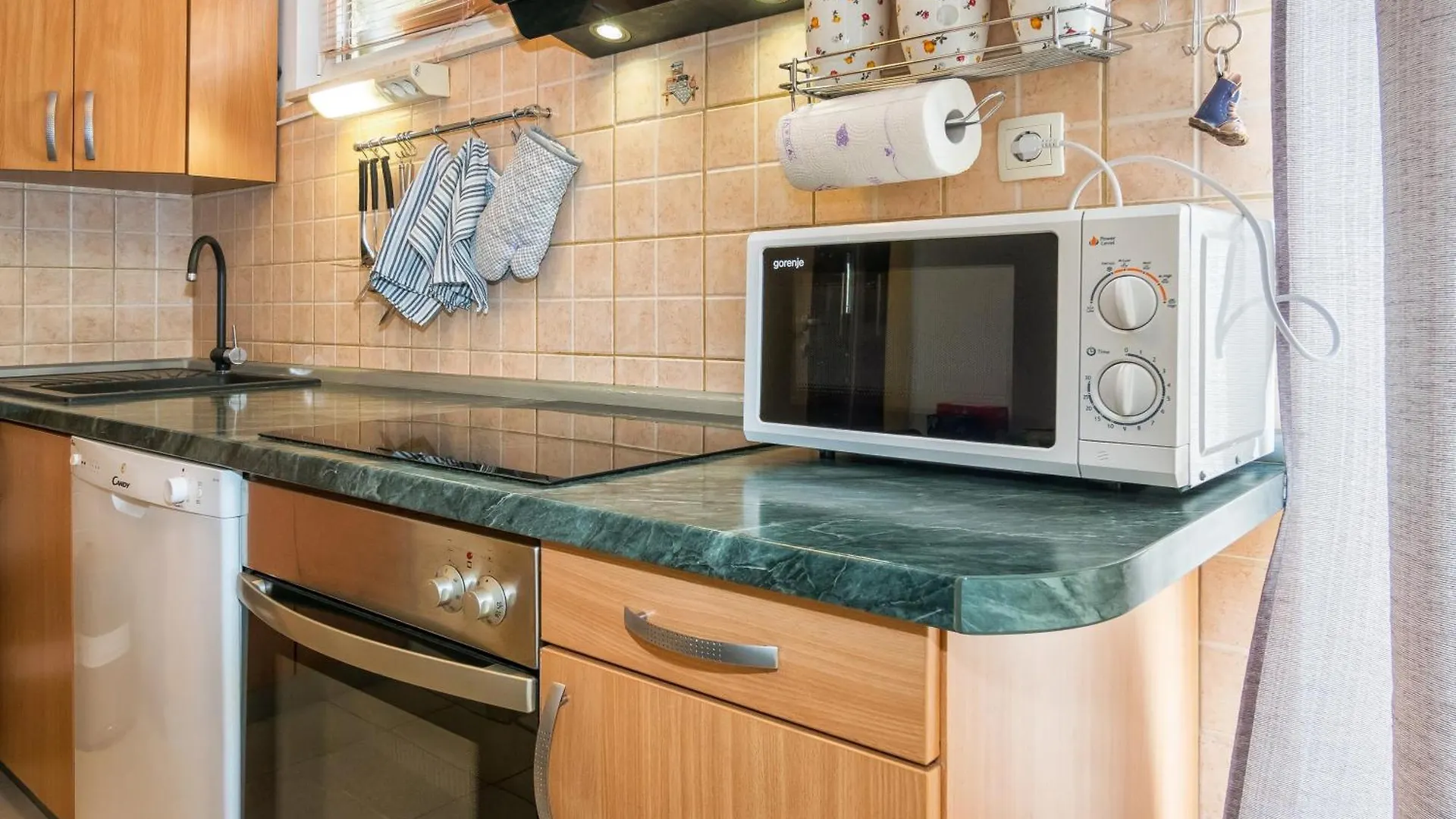 Relaxing 2Bd Apartment, Ground Floor - Walk To Old Town Split 0*,  Croatia