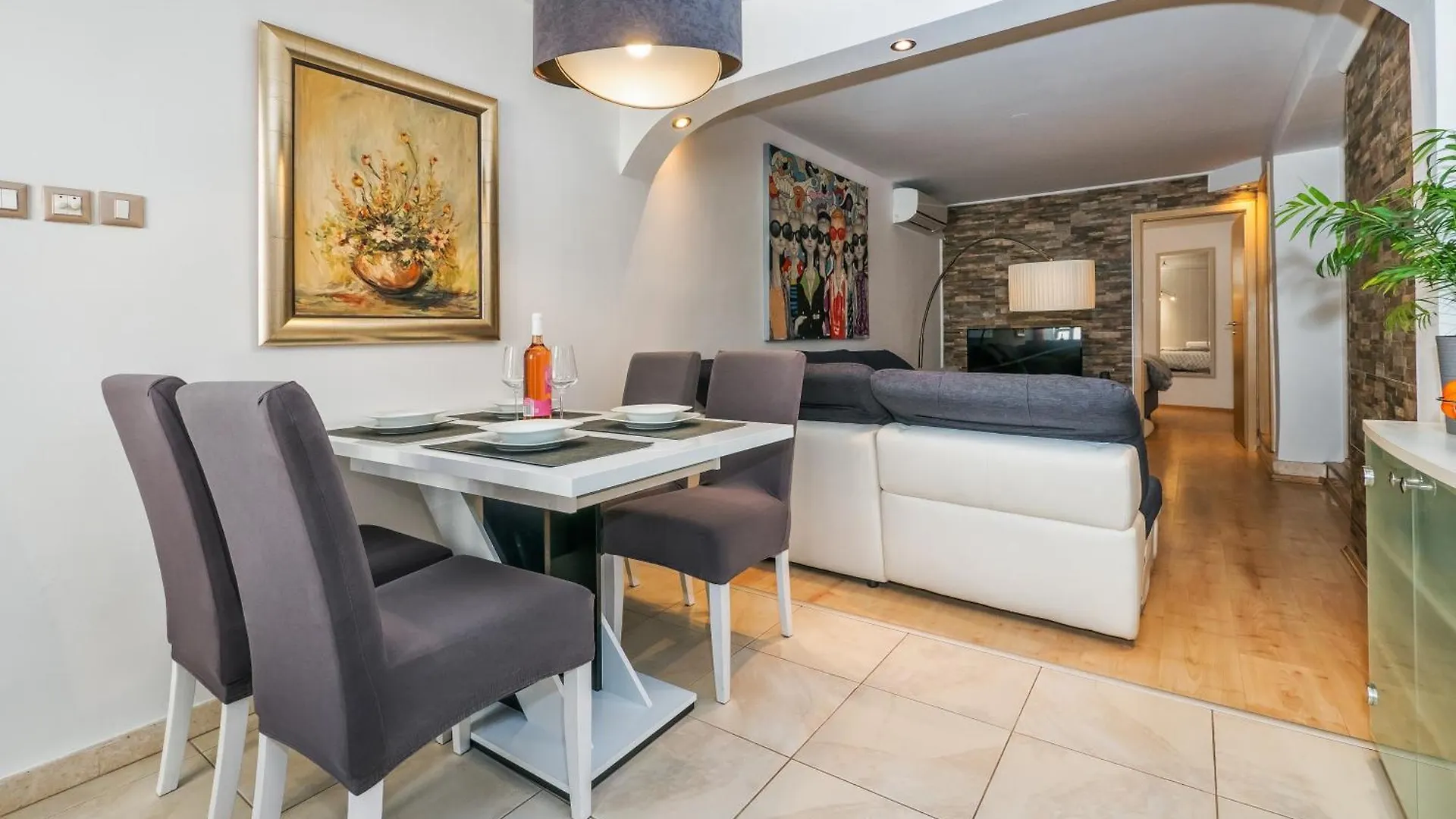 Relaxing 2Bd Apartment, Ground Floor - Walk To Old Town Split