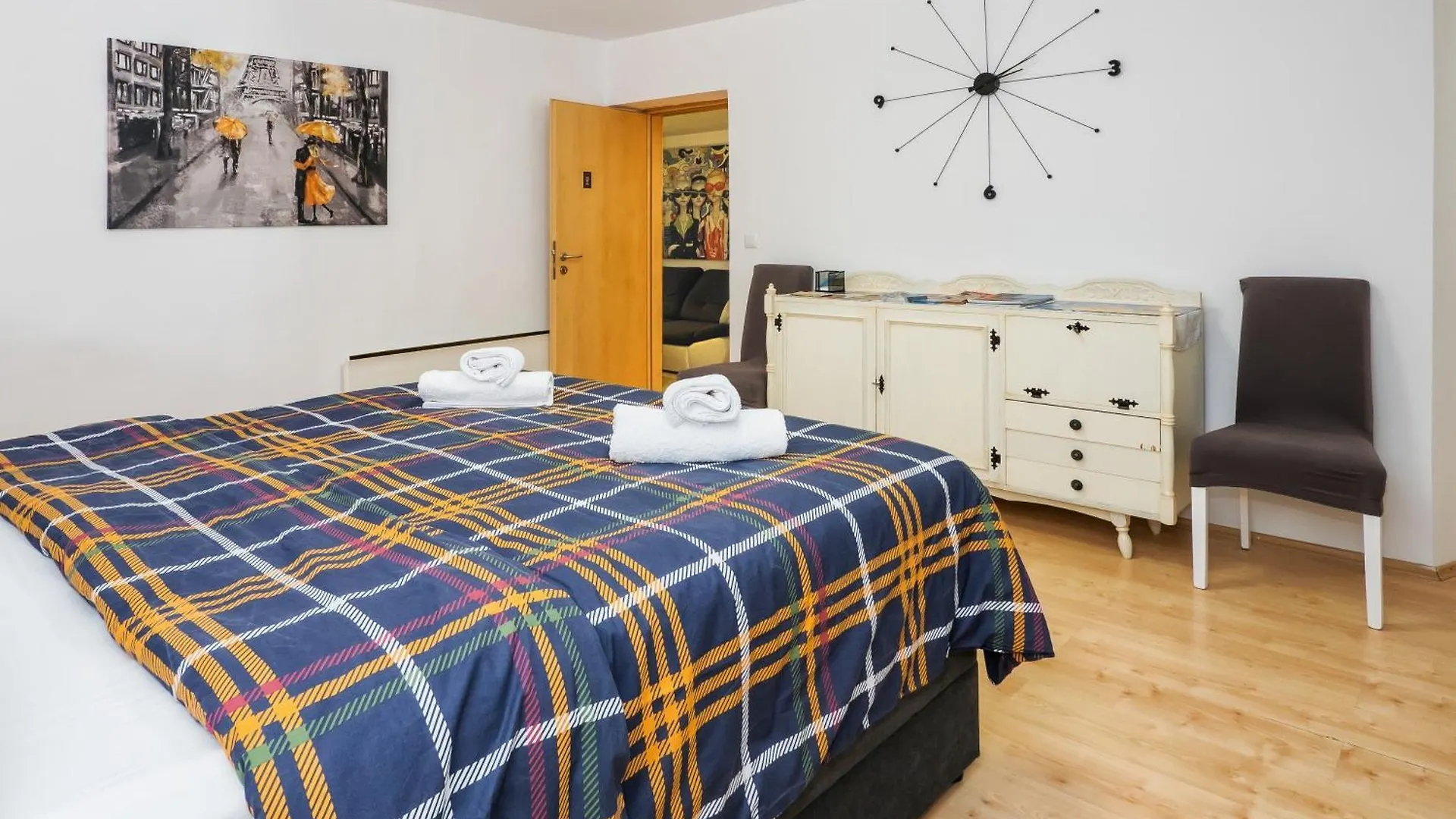 Relaxing 2Bd Apartment, Ground Floor - Walk To Old Town Split Apartment
